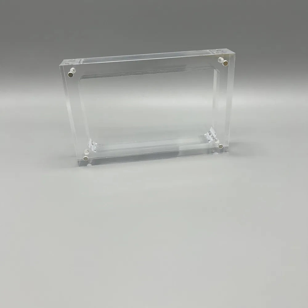 High transparency acrylic magnetic cover console storage box for Nintendo new 3DS .Please pay attention to your console model